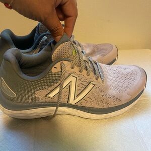 New Balance Men's Light Gray Athletic Shoes